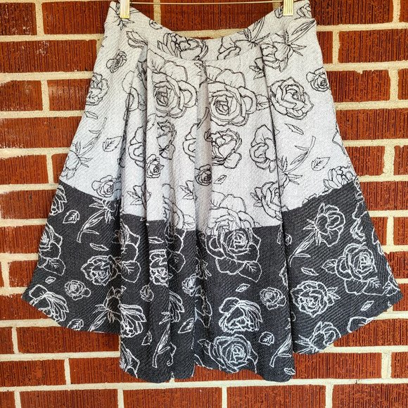 LuLaRoe Dresses & Skirts - Lularoe Madison Size medium full skirt black white colorblock roses